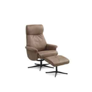 Tristan lænestol, m. fodskammel, vippefunktion, armlæn - mandel micro læder bull og sort metal