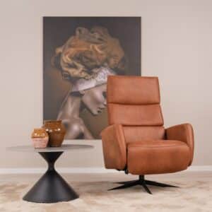 Scandinavian Living Kalle lænestol m. indbygget fodskammel - Cognac - small | Møbelsalg.dk